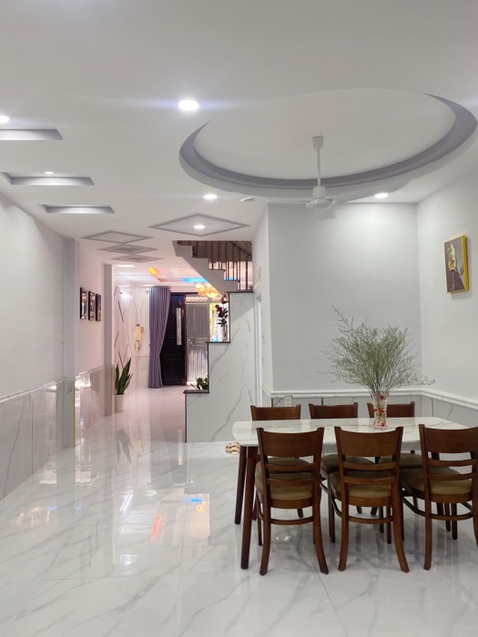 NHÀ ĐẸP LUNG LINH - ĐƯỜNG QUANG TRUNG GV - HẺM THÔNG 6M - TẶNG FULL NỘI THẤT CAO CẤP - DT 72M² - 3 TẦNG CHỈ NHỈNH 6 TỶ - Ảnh 2